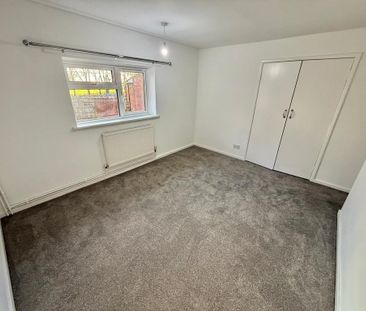 3 bedroom end of terrace house to rent - Photo 1