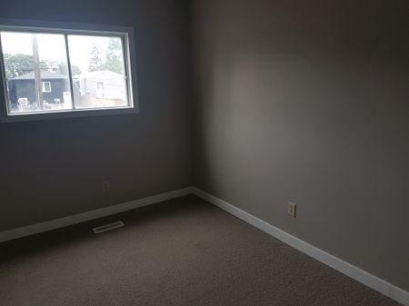 357 Toronto St, Regina - Photo 3