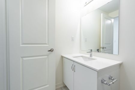 For Lease - 58 Elizabeth Street Unit# 2205, Richmond Hill, Ontario - Photo 2