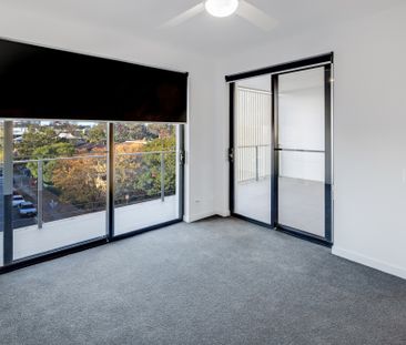 Luxury Living in the Heart of Indooroopilly! - Photo 1