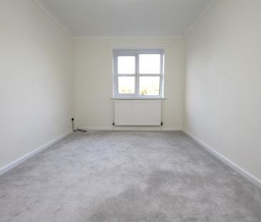 2 bedroom semi-detached house to rent - Photo 2