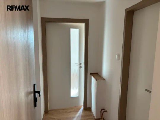Atraktivní pronájem bytu 2+1 po kompletní rekonstrukci – skvělá v centru Rožnova pod Radhoštěm - Fotografie 1