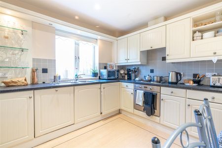 2 bed flat to rent in Kings Vale, Wallsend, NE28 - Photo 3