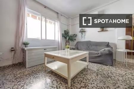 valencia, Valencian Community 46011 - Photo 3