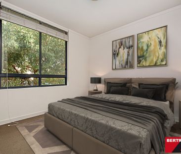 Stunning apartment in the heart of Kingston - Photo 3