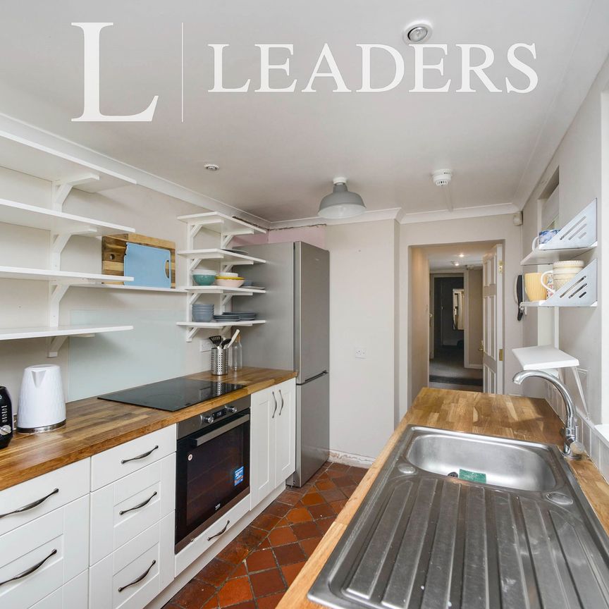 2 bedroom flat to rent Montpelier Road - Photo 1