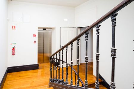 2 room luxury Apartment for rent in Largo de Santos, Lisbon - Photo 2
