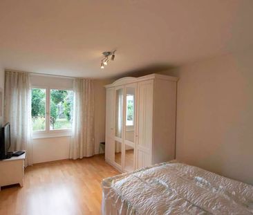 Lichtdurchflutetes 2.5-Zimmer-Apartment mit modernem Komfort im Her... - Photo 3