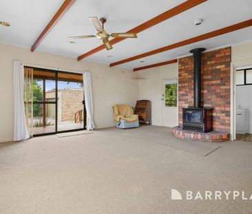 Charming Family Home with Generous Living and Garden Setting ****5 ... - Photo 1