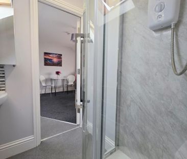 1 bedroom in a house share to rent - Photo 6