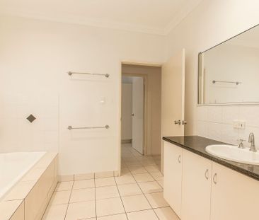 21A Bultarra Crescent, Kirwan QLD 4817 - Apartment For Rent | Domain - Photo 6