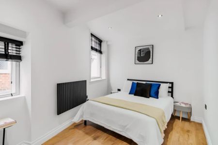 1 Bedrooms 1 Bathroom - Photo 2