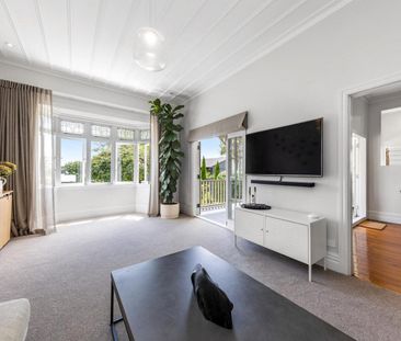 Modern stand-alone home in central Mt Eden - Photo 2