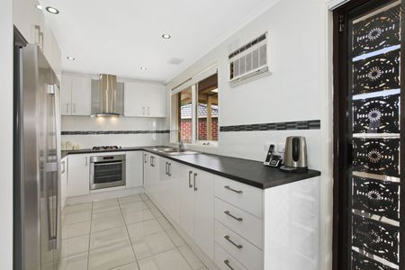 Charming 3-Bedroom Home in Epping - Photo 4