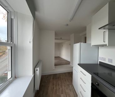 Dove Bank, Uttoxeter - Photo 6