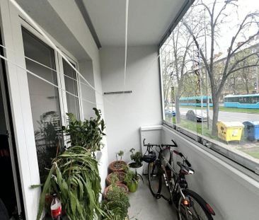 Pronájem bytu 3+1 72 m² - Photo 1