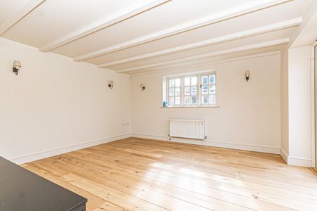 3 bedroom House To Let - Photo 2