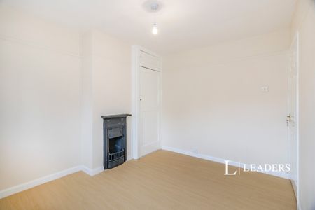 4 bedroom house to rent Simms Close, Carshalton, SM5 - Photo 4