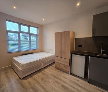 5 Benhill Road, Sutton SM1, London - Photo 3