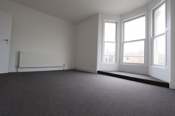 3 bedroom flat to rent - Photo 1