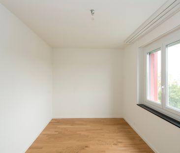 Moderne und helle Wohnung in Regensdorf mit toller Aussicht - Photo 2