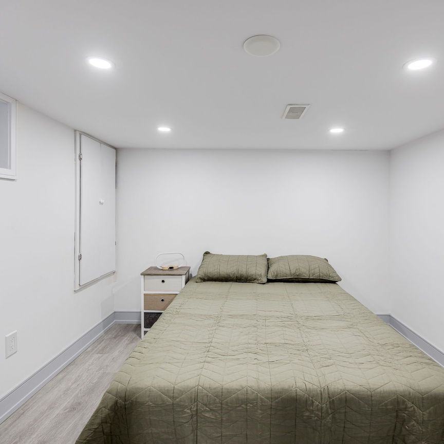 For Lease - 668 Indian Road Unit# Bsmt, Toronto, Ontario - Photo 1