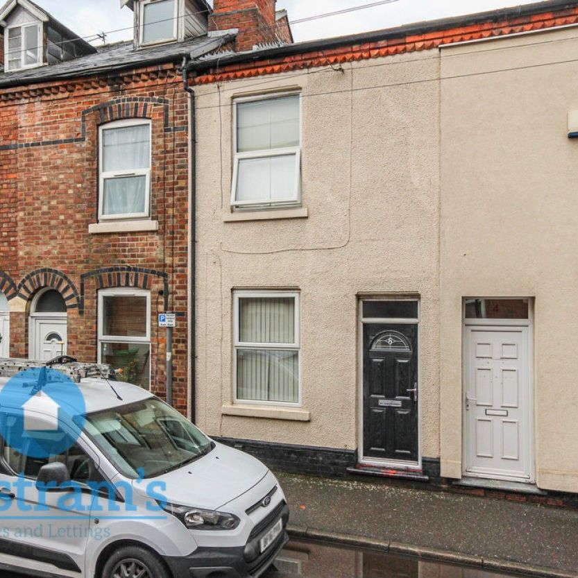 4 bed Mid Terraced House for Rent - Photo 1