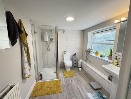 21 Albert Street - Photo 2