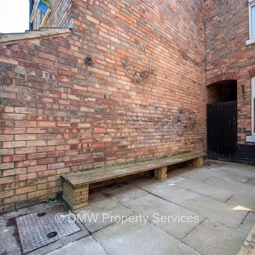 College Street, Long Eaton, Nottingham - Photo 1