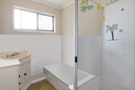 Family Home on Spacious Block - Photo 4