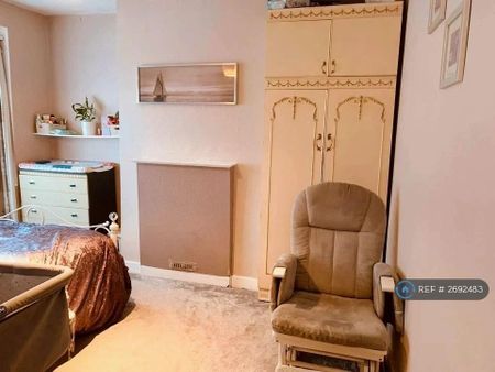 4 bedroom maisonette to rent - Photo 5