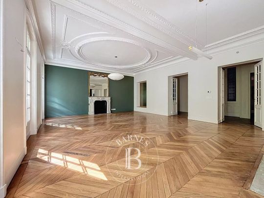 Tout savoir sur cet appartement dans le quartier Porte Dauphine, à Paris 16ème - Photo 1