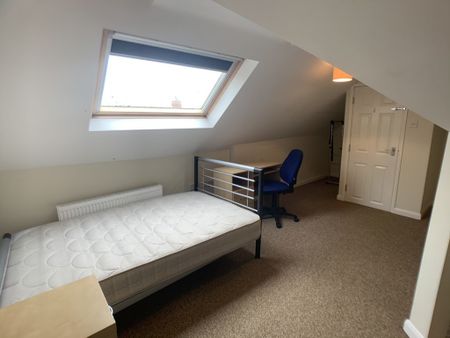 Tang Hall Lane, Tang Hall - P1582 - Photo 4