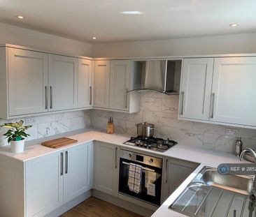 4 bedroom terraced house to rent - Photo 5