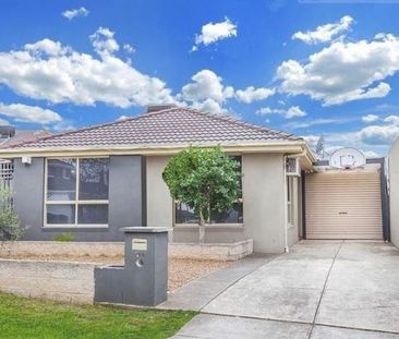 Charming Family Home in Meadow Heights - Photo 2