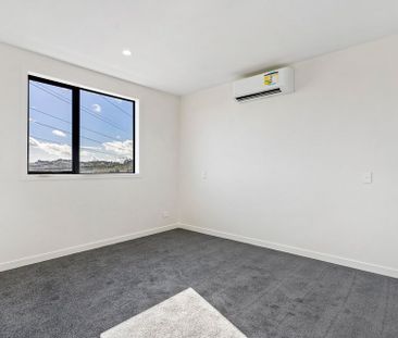 Beautiful 3 Bedroom Hoiuse in Totara Park - Photo 3