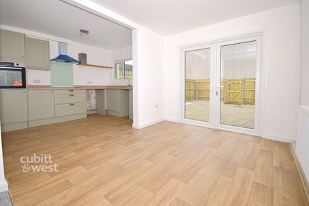 3 bedroom end of terrace house to rent - Photo 4