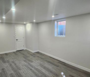 For Lease - 54 Gail Parks Crescent, Newmarket, Ontario - Photo 6