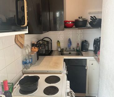 3 Bed Flat, Ash Villa, LU1 - Photo 6