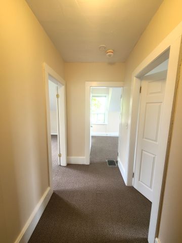 For Lease - 798 King Road, King, Ontario - Photo 3