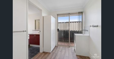 Spacious & Stylish 3-Bedroom Modern Living Home in a Prime Location - Photo 5