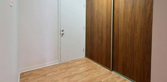 4 1/2 GRAND, lumineux, rénové (LORETTEVILLE) - Photo 2