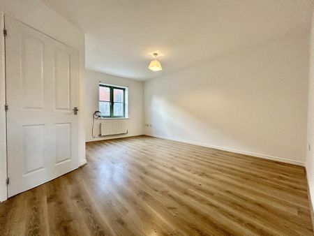 3 bedroom semi-detached house to rent - Photo 3