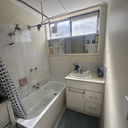 2-Bedroom Ground Floor Flat in Prime Dandenong Location - Photo 3