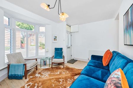 Queens Terrace, Isleworth, Middlesex, TW7 7DB - Photo 2