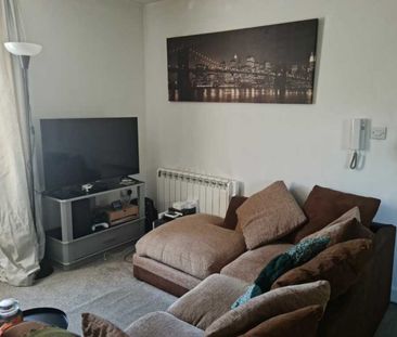 Modern 1 bed Flat in Central location - Photo 1