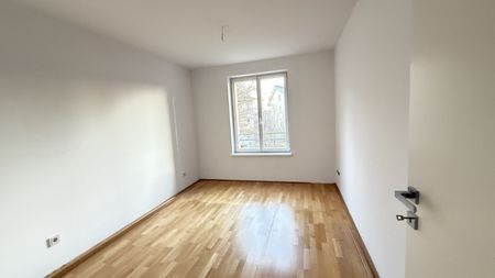 Nahe Schönbrunn: 2-Zimmer-Wohnung mit Balkon und Wintergarten, sowie ein opt. Stellplatz! - Photo 3