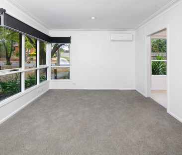 Family home with big backyard - Available 20/12/2025 - Photo 1