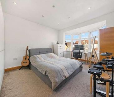 Leeside Crescent, Temple Fortune, NW11 - Photo 2