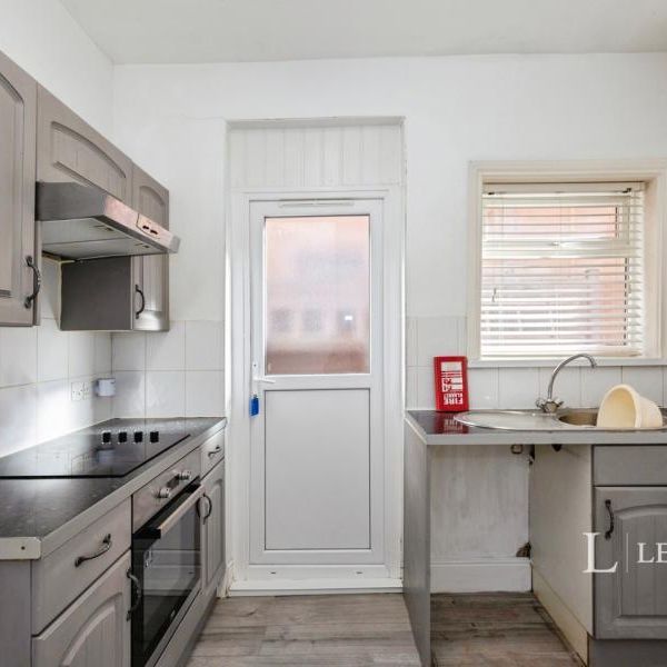 2 bedroom apartment to rent 50 Gains Road, Southsea, PO4 - Photo 1